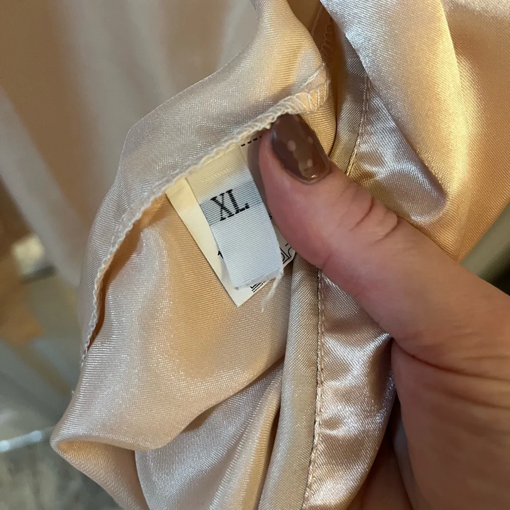 Pink Robe Size XL - Picture 6 of 11